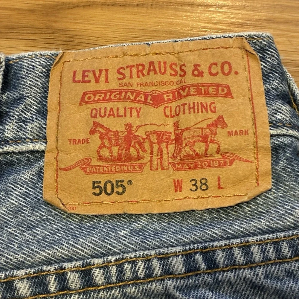 Vintage Levi's 505 Jean Shorts Men's 38 Blue Denim Light Wash Regular‎ Jorts Y2K